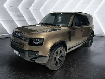 Usata Land Rover Defender SE Dynamic 200 CV (147 kW) 2025 Gondwana stone SUV