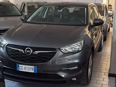 Usata Opel Grandland X Business 131 CV (96 kW) 2021 Grigio SUV