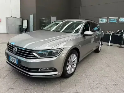 Usata VW Passat Business 150 CV (110 kW) 2017 Grigio Station wagon