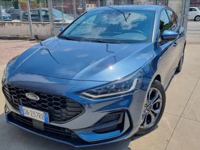 Usata Ford Focus ST-Line 125 CV (91 kW) 2023 Chrome blu Berlina