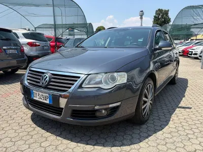Usata VW Passat Business 140 CV (102 kW) 2009 Grigio Station wagon