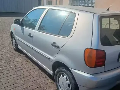 Usata VW Polo 101 CV (74 kW) 1997 Grigio Berlina