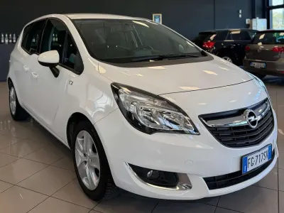 Usata Opel Meriva 101 CV (74 kW) 2017 Bianco Monovolume