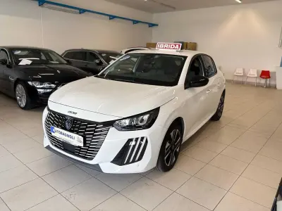 Usata Peugeot 208 Allure 101 CV (74 kW) 2025 Bianco Utilitaria