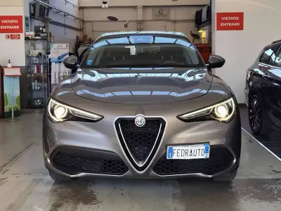 Usata Alfa Romeo Stelvio Business 190 CV (139 kW) 2019 Grigio stromboli SUV