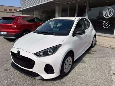 Nuova Mazda 2 Prime-Line 116 CV (85 kW) 2026 Lunar white Utilitaria