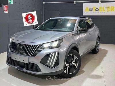 Usata Peugeot 2008 Allure 102 CV (75 kW) 2025 Argento SUV