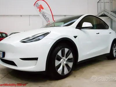 Usata Tesla Model Y Long Range AWD 189 kW (258 CV) 2023 Bianco SUV