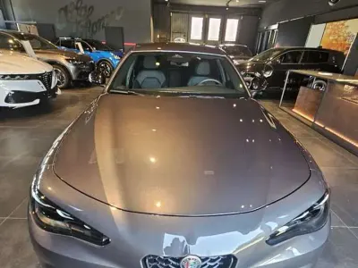 Nuova Alfa Romeo Giulia Veloce 209 CV (153 kW) 2026 Grigio scuro Berlina