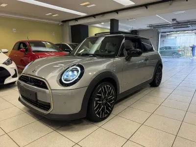 Usata Mini Cooper S Favoured 204 CV (150 kW) 2025 Grigio Utilitaria