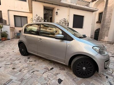Usata VW up! Move 75 CV (55 kW) 2015 Grigio Utilitaria