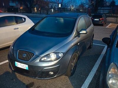 Usata Seat Altea XL 105 CV (77 kW) 2015 Grigio Monovolume