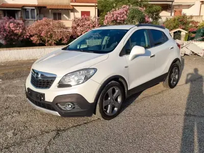 Usata Opel Mokka Cosmo 140 CV (102 kW) 2014 Bianco SUV