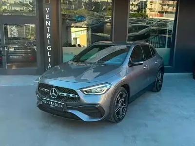 Usata Mercedes GLA200 Premium 150 CV (110 kW) 2020 Grigio SUV