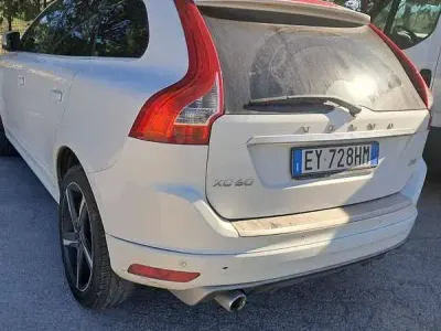 Usata Volvo XC60 R-Design Momentum 190 CV (139 kW) 2015 Bianco SUV