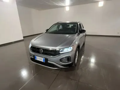 Usata VW T-Roc Life 115 CV (84 kW) 2025 Argento SUV