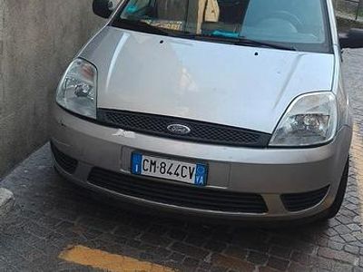 Usata Ford Fiesta Zetec 2004 Grigio Utilitaria