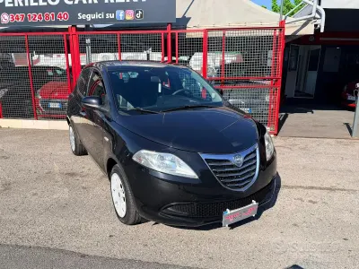 Usata Lancia Ypsilon Gold 69 CV (50 kW) 2012 Nero Utilitaria