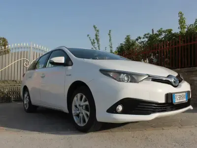 Second-hand Toyota Auris Touring Sports Business Edition 99 CP (72 kW) 2017 Alb Break