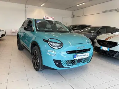 Usata Fiat 600 La Prima 110 CV (80 kW) 2025 Blu SUV