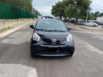 Toyota iQ