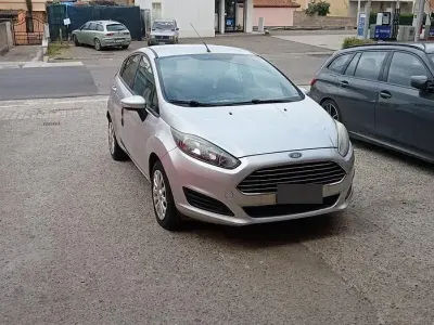 Begagnad Ford Fiesta 97 HK (71 kW) 2014 Grå Halvkombi