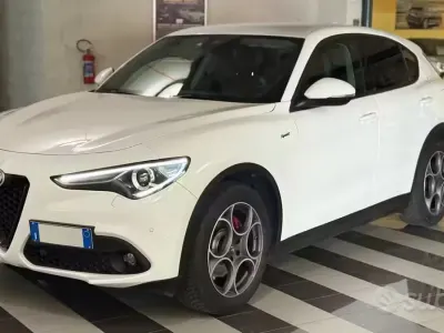 Usado Alfa Romeo Stelvio Sprint 190 CV (139 kW) 2021 Blanco SUV