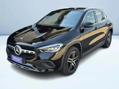 Usata Mercedes GLA200 150 CV (110 kW) 2023 Nero SUV