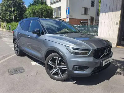 Usata Volvo XC40 R-Design 190 CV (139 kW) 2018 Grigio SUV
