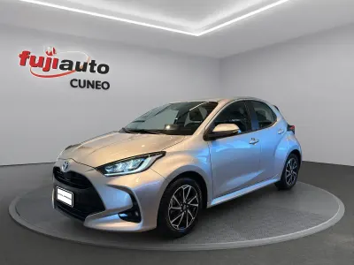 Usata Toyota Yaris Trend 116 CV (85 kW) 2022 Silver met Utilitaria