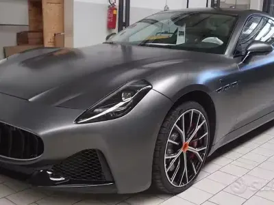 Usata Maserati Granturismo 490 CV (360 kW) 2023 Grigio Coupé