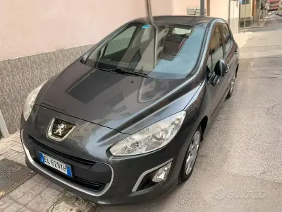 Usata Peugeot 308 90 CV (66 kW) 2012 Berlina