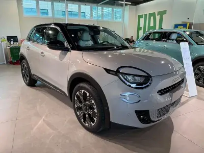 Nuova Fiat 600 La Prima 110 CV (80 kW) 2026 Beige SUV