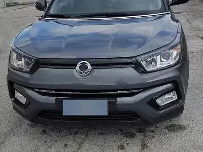 Usata SsangYong Tivoli 116 CV (85 kW) 2020 Grigio SUV