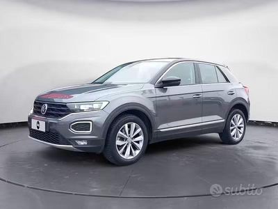 Usata VW T-Roc Style 116 CV (85 kW) 2018 Grigio SUV