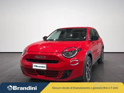 Usata Fiat 600 La Prima 101 CV (74 kW) 2025 Rosso passione SUV