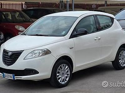 Usata Lancia Ypsilon 80 CV (58 kW) 2014 Bianco Utilitaria