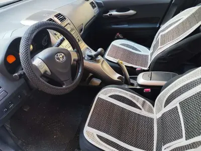 Usata Toyota Auris 75 CV (55 kW) 2008 Utilitaria