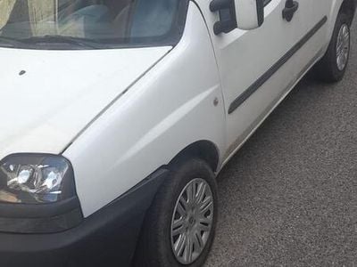 Usata Fiat Doblò 63 CV (46 kW) 2004 Monovolume