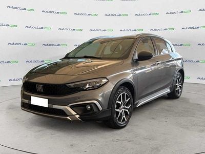 Begagnad Fiat Tipo Cross 131 HK (96 kW) 2021 Grå Sedan