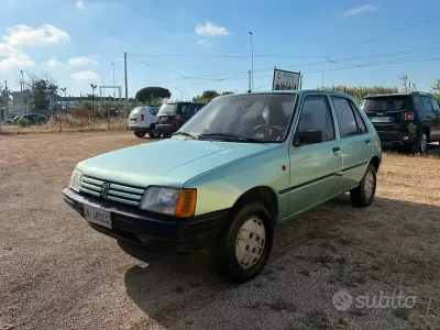 Usata Peugeot 205 49 CV (36 kW) 1985 Utilitaria