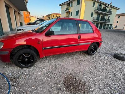 Usata Peugeot 106 1998 Rosso Utilitaria