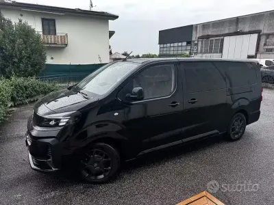 Usata Opel Zafira 177 CV (130 kW) 2025 Nero Monovolume