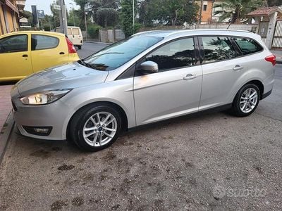 Usata Ford Focus 120 CV (88 kW) 2018 Grigio Station wagon