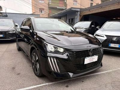 Usata Peugeot 208 Allure 101 CV (74 kW) 2025 Nero Utilitaria