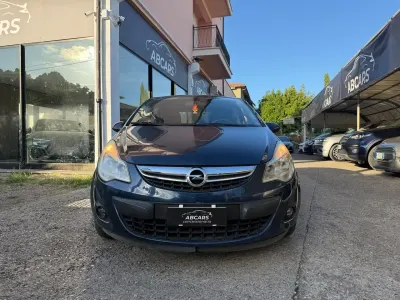 Usata Opel Corsa 95 CV (69 kW) 2011 Blu Utilitaria