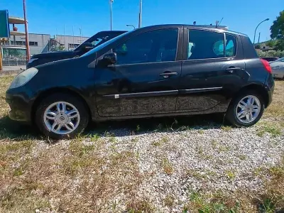 Usata Renault Clio II 75 CV (55 kW) 2007 Nero Berlina