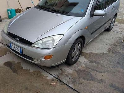 Usata Ford Focus Ambiente 90 CV (66 kW) 2000 Station wagon