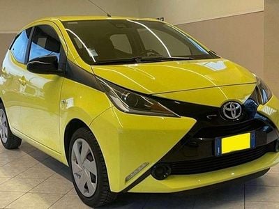 Usata Toyota Aygo Cool 69 CV (50 kW) 2017 Giallo Utilitaria