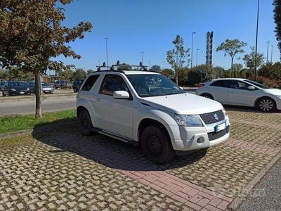 Usata Suzuki Grand Vitara 129 CV (94 kW) 2010 Bianco SUV